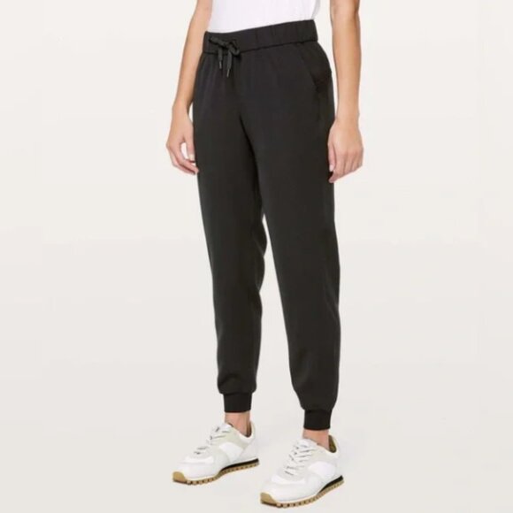 lululemon athletica Pants - *SOLD* Lululemon On The Fly Mid Rise Joggers Black Size 8